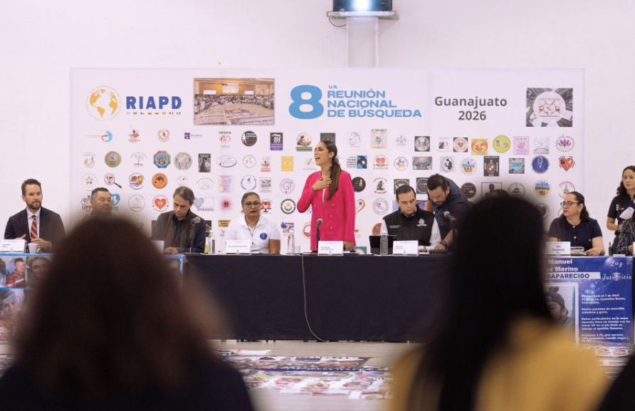 Libia Dennise reitera su compromiso por brindar apoyo y seguridad en Guanajuato Libia Dennise inauguró la 8ª Reunión Nacional de Búsqueda de Personas con Autoridades y Familias de Personas Desaparecidas.