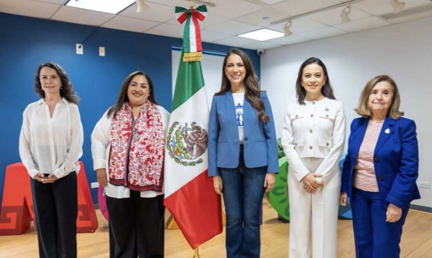 Libia Dennise realiza gira de atención a personas migrantes en Chicago Libia Dennise realizó una gira de trabajo en Chicago para fortalecer los vínculos institucionales con la comunidad migrante guanajuatense radicada en Chicago.