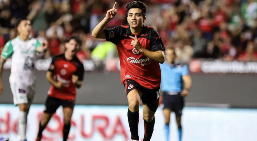 Jornada futbolera del viernes, León pierde ante Xolos; hoy las Chivas recibe a Juárez El Club León no pudo rescatar un punto y volvió a perder ahora de visitante ante Xolos, con gol de Gil Mora.