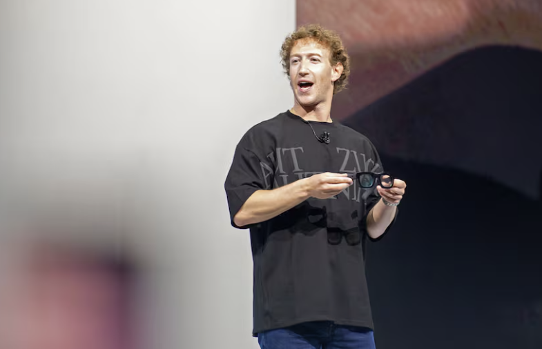 Mark Zuckerberg pide a EU que no prohíba modelos chinos Mark Zuckerberg considera que restringir los modelos chinos no resolverá el desafío tecnológico y plantea impulsar a las empresas estadounidenses