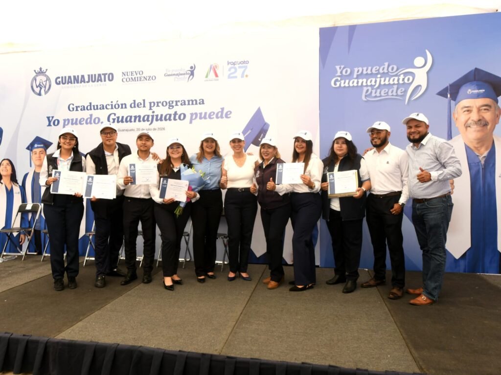 Lorena Alfaro reconoció a los participantes de este programa, con el que han podido impulsar su desarrollo y el de Irapuato.