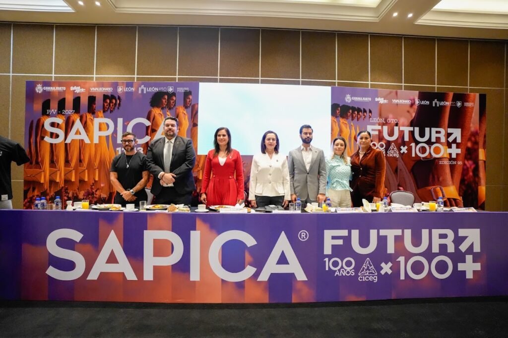 Presentan con éxito SAPICA 95 en la Ciudad de México Ale Gutiérrez asistió a la presentación de SAPICA en la Ciudad de México, en la cuál se espera la asistencia de más de 28 mil visitantes de 17 países.