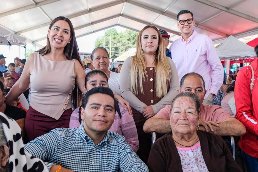 Yozajamby Molina reconoció el esfuerzo de instituciones y de la ciudadanía en esta entrega de apoyos en Santa Ana Pacueco.