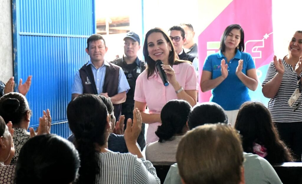 Lorena Alfaro fortalece en su Gobierno a las familias mediante talleres, capacitación y trabajo comunitario.