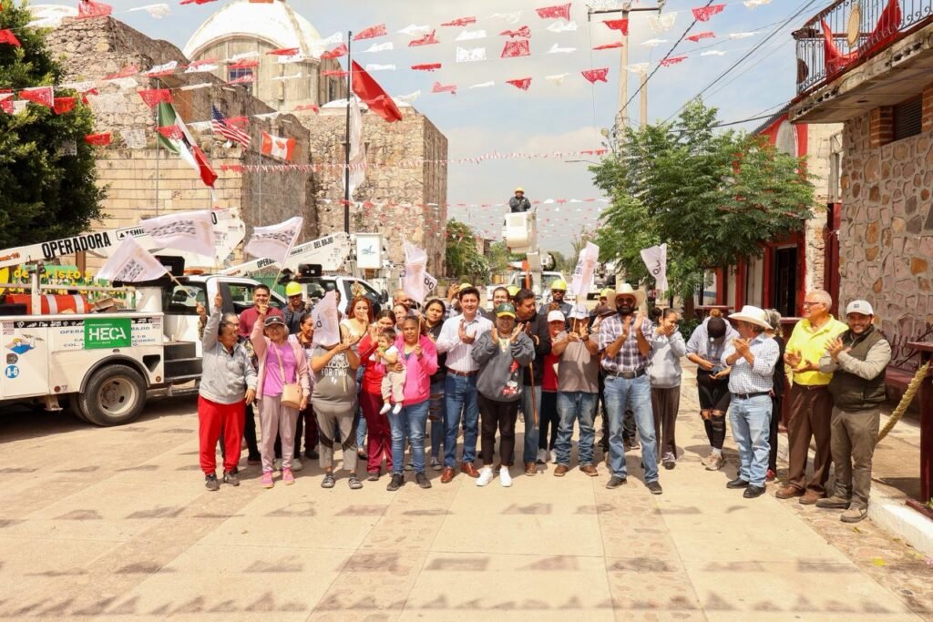 Adolfo Alfaro arranca programa para mejorar el alumbrado en Manuel Doblado Adolfo Alfaro realiza supervisión en San Juan de la Puerta en Manuel Doblado, donde platicó con la ciudadanía.