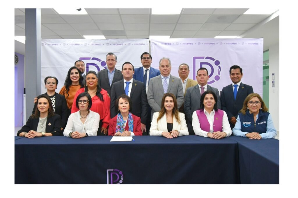Consejo Estatal fortalece acciones para erradicar la discriminación en Guanajuato Jorge Daniel Jiménez Lona, titular de la Secretaría de Gobierno; Rosario Corona Amador, titular de la Secretaría del Nuevo Comienzo; y Rubén Urías Ruiz, presidente municipal de San Luis de la Paz, se suman a los trabajos de este órgano.