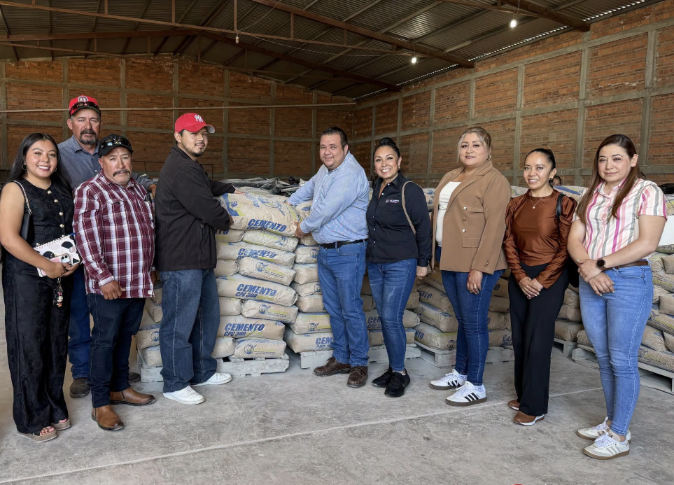 Benefician a cientos de familias con la entrega de apoyos en Ocampo Autoridades del municipio de Ocampo, entregaron apoyos para vivienda a más de 500 familias del municipio.