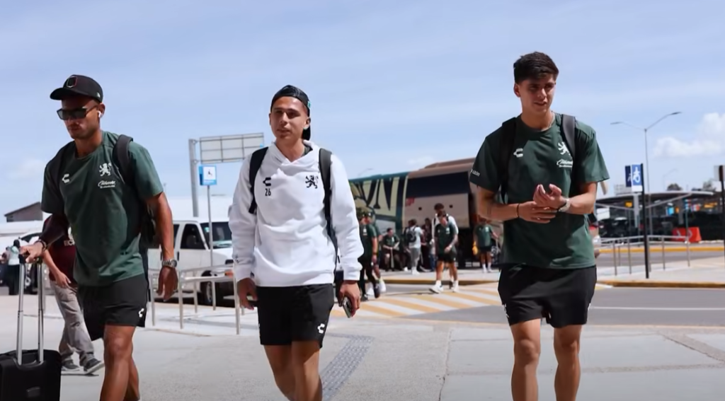 ¡Nada fácil! León viaja a EU, enfrentará al Nashville SC El Club León viajó a Estados Unidos, donde jugará la Leagues Cup 2026, teniendo enfrente a equipos que están en su mejor momento.