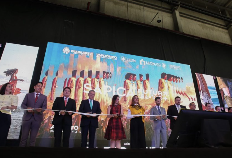 ‘Guanajuato Suma’ fortalece a las industrias que han hecho grande al estado Libia Dennise resaltó el desarrollo de Guanajuato durante la edición 95ª del Salón de la Piel y el Calzado (SAPICA)