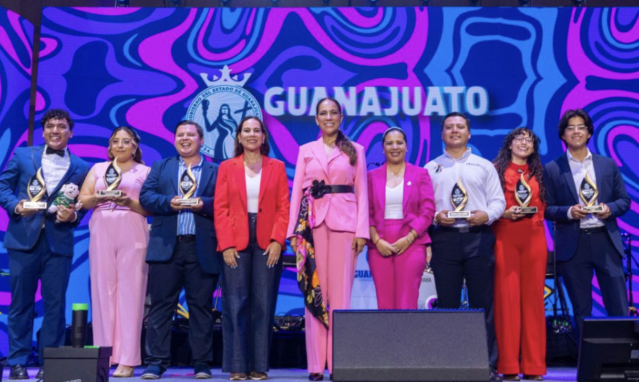 Libia Dennise pone en alto creatividad y fuerza las Juventudes de Guanajuato Libia Dennise hizo entrega del Premio Estatal de las Juventudes 2026, en reconocimiento al talento creatividad.