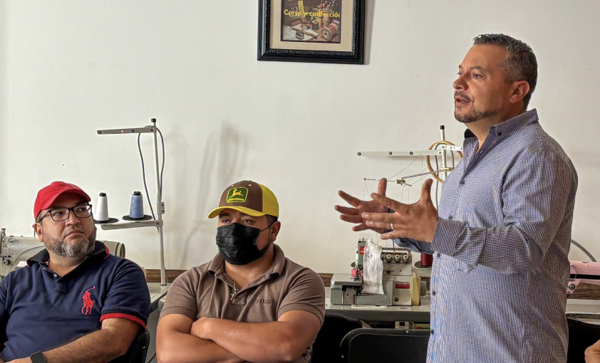 Erick Montemayor impulsa a productores de frijol en Ocampo En la reunión, Erick Montemayor reiteró su compromiso de seguir impulsando a los productores de frijol en Ocampo.