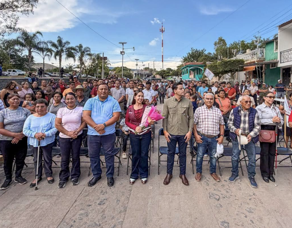 Yozajamby Molina da el banderazo a arranque de obras en Churipitzeo, en Pénjamo Yozajamby Molina reiteró su compromiso por seguir impulsando las comunidades de Pénjamo.