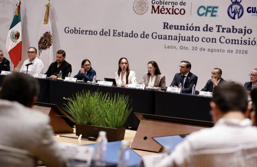 Libia Dennise trabaja de la mano con la CFE en atención a necesidades eléctricas Libia Dennise y la Directora General de CFE, Emilia Calleja, sostuvieron un encuentro de trabajo con Presidentas y Presidentes Municipales