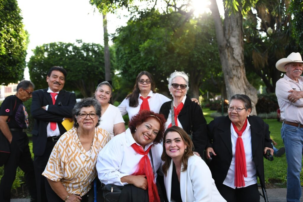 DIF Irapuato celebra a los abuelitos con una gran fiesta Valeria Alfaro compartió un agradable momento con cientos de adultos mayores que celebraron el Día del Abuelo de una forma especial.