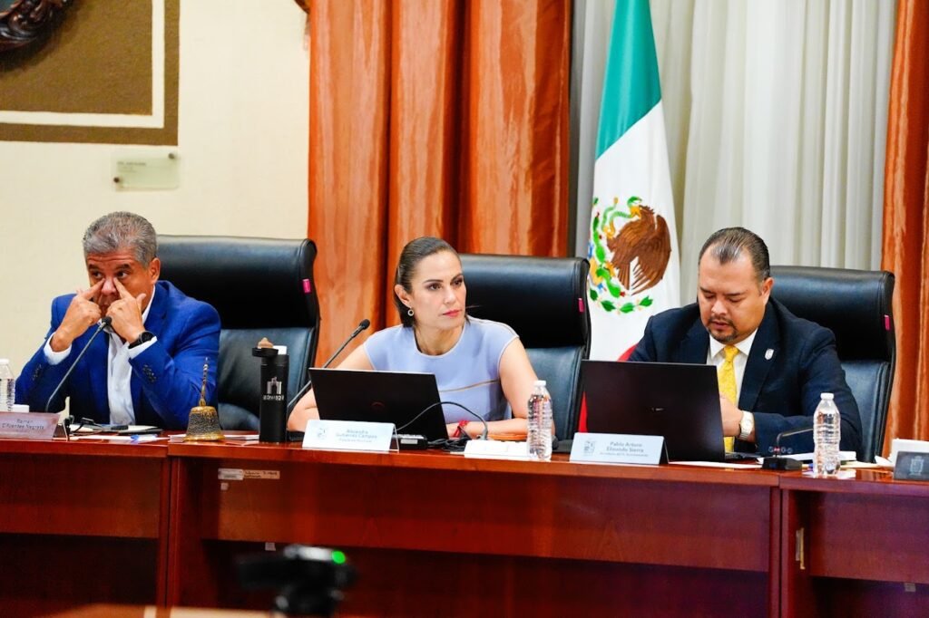 En León, aprueban metodología de revisión del segundo informe de Gobierno 2024-2027 Ale Gutiérrez encabezó la sesión donde se aprobó la metodología de revisión relativa al Segundo Informe de Gobierno 2024 – 2027.