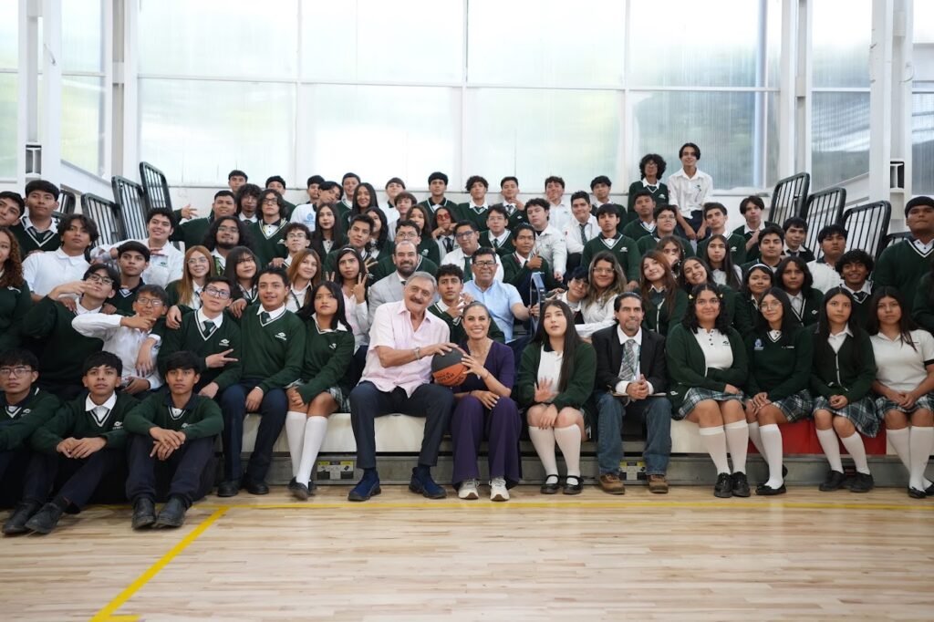 Ale Gutiérrez y Arturo “Mano Santa” Guerrero invitaron a la ciudadanía a aprovechar de las instalaciones de este recinto deportivo.