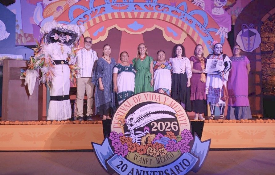 Guanajuato y Grupo Xcaret impulsan el turismo rumbo al 20.º Festival de Vida y Muerte Lupita Robles León fue parte de esta firma del Convenio entre Turístico y Cultural para la realización del 20.º Festival de Tradiciones de Vida y Muerte.