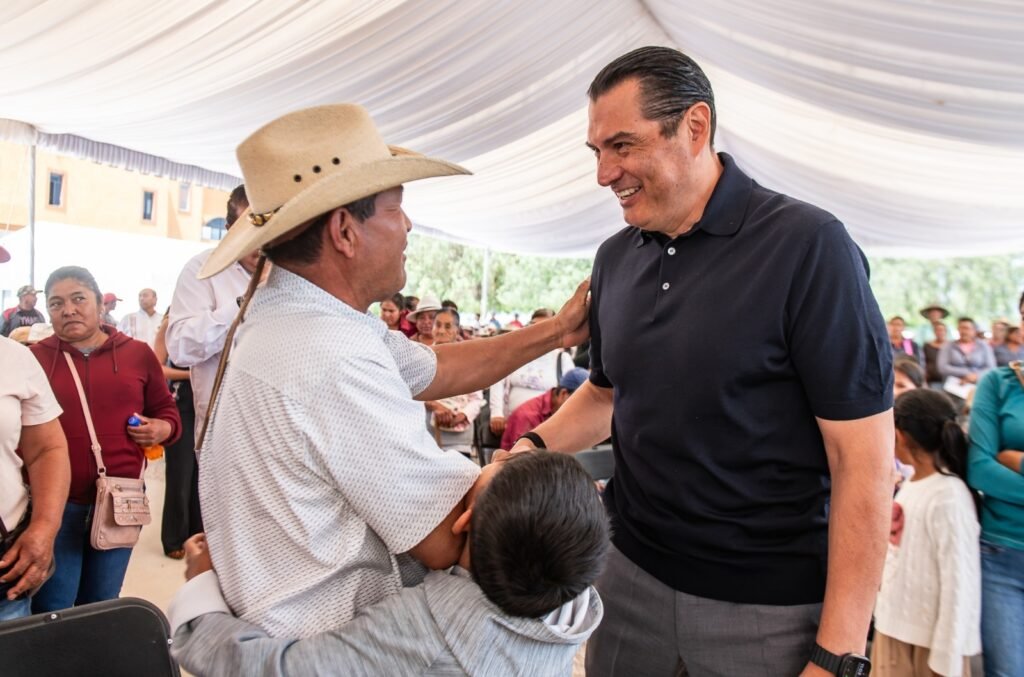 Mauricio Trejo destacó que la siguiente etapa contempla continuar con la atención provisional de los caminos durante la temporada de lluvias y hacer trabajos permanentes al concluirla.