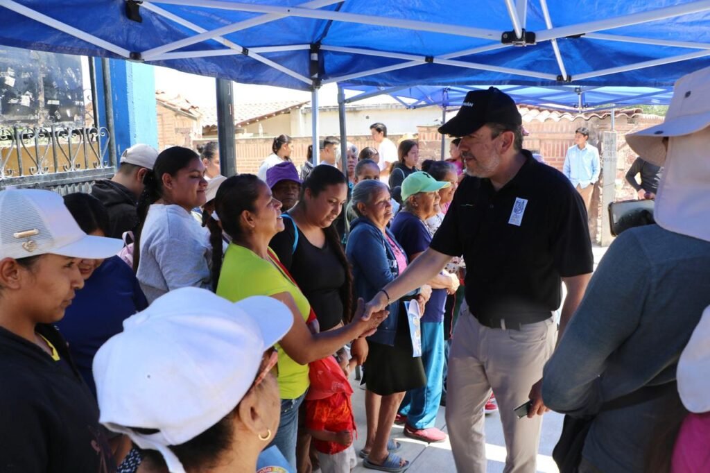 Entregan obras de urbanización en Dolores Hidalgo Adrián Hernández Alejandri e integrantes del Ayuntamiento cumplieron y entregan obra en la comunidad de la Rinconada.