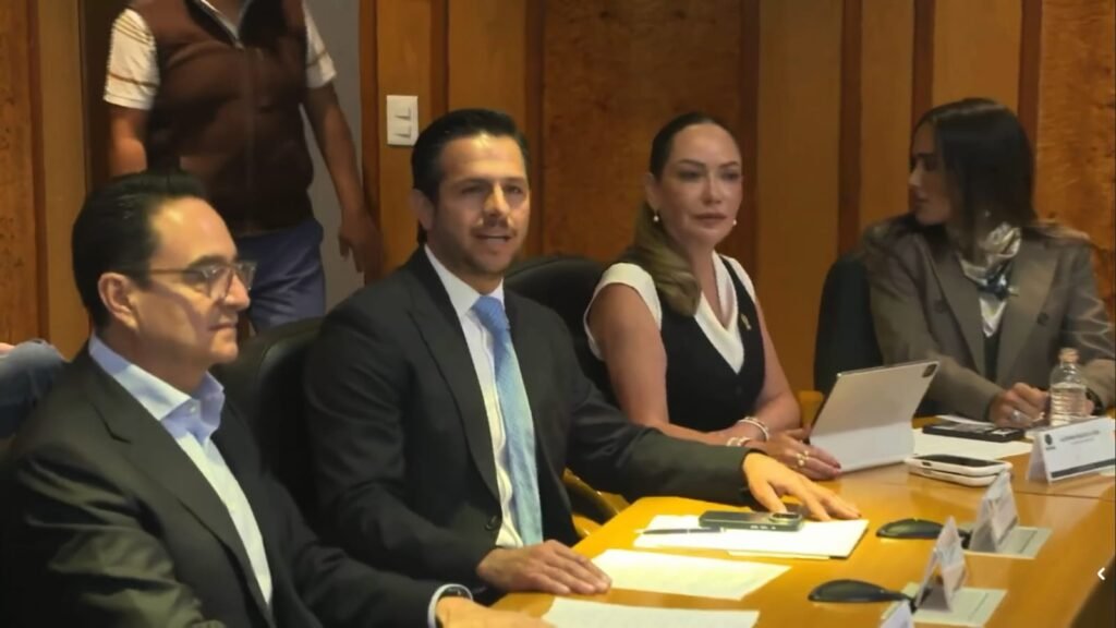 Chelis Oliveros suma esfuerzos con ANAC e impulsan iniciativa en educación En este encuentro, Chelis Oliveros reiteró su compromiso de seguir trabajando a favor de la educación en Apaseo el Grande.