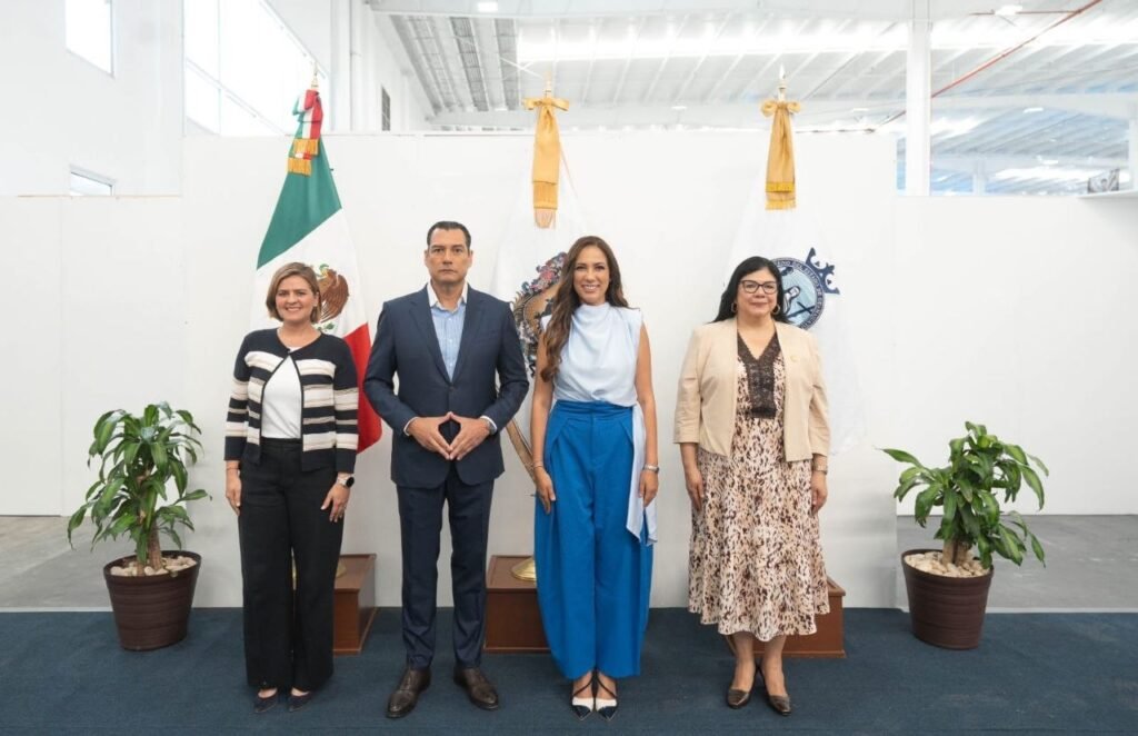 Libia Dennise anuncia 2 mil 558 MDD en inversiones para Guanajuato Libia Dennise anunció 17 nuevos proyectos de inversión, que representan 3 mil 567 nuevos empleos para las y los guanajuatenses.