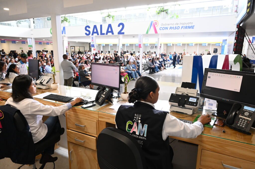 Irapuato trabaja en ser un Gobierno Digital con mejor atención a la gente Autoridades de Irapuato, trabajan día a día en mejorar la atención a la ciudadanía con mejores propuestas digitales.
