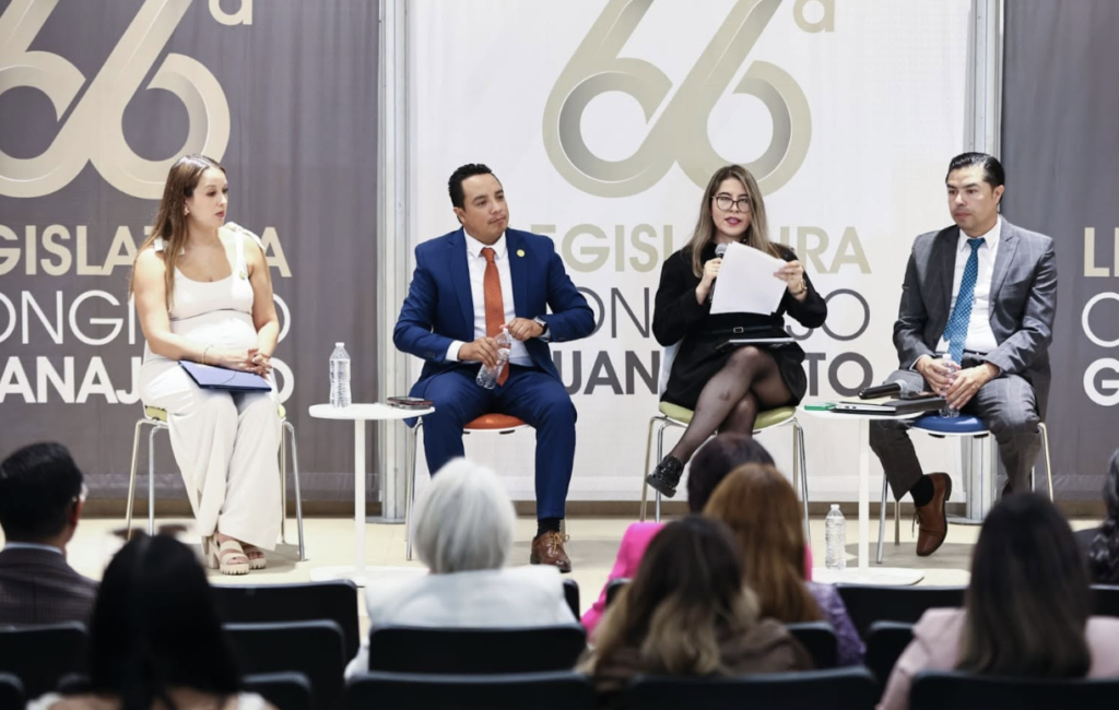 Impulsan propuestas de la violencia digital contra mujeres, niñas y adolescentes Durante este foro, destacaron la importancia de trabajar sobre la violencia digital contra las mujeres, adolescentes y niñas.