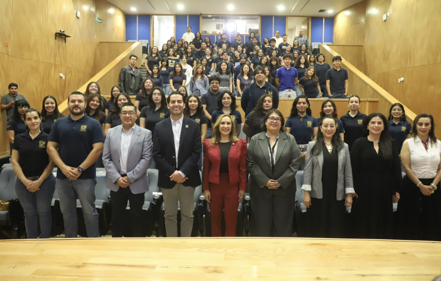 ¡Impulsan la Educación! Guanajuato firma convenio con la UNAM Lupita Robles León estuvo presente en esta firma de convenio con la ENES León de la UNAM.