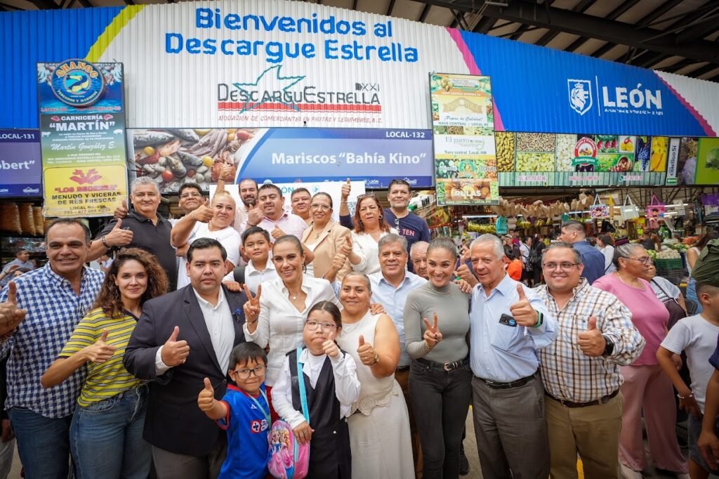Ale Gutiérrez hizo entrega del mercado Descargue Estrella con nuevas tuberías de agua potable, mejora de banquetas y la habilitación de paso vehicular interno