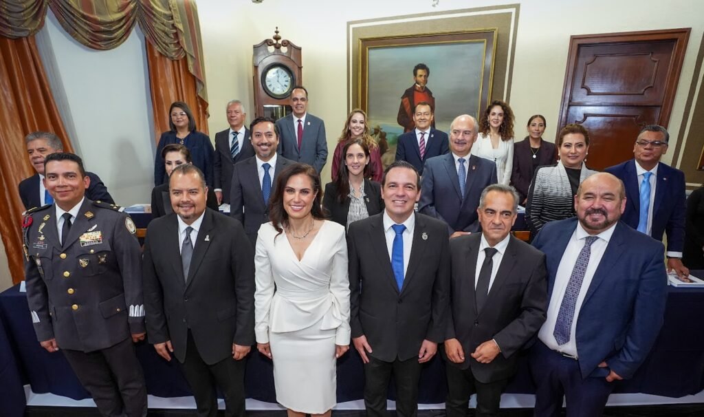 Ale Gutiérrez presentó ante el Ayuntamiento los resultados del Segundo Informe de Gobierno.