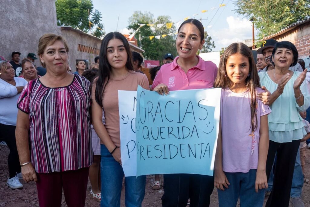 Yozajamby Molina acudió a Rancho Seco de Barajas, en Pénjamo, donde dio el banderazo a una obra de rehabilitación.