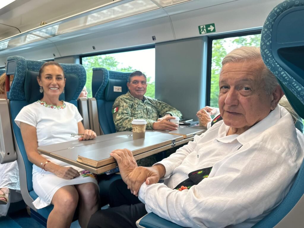 Ante varias fallas en el Tren Maya y con este reciente descarrilamiento, Claudia Sheinbaum no responsabilizó al gobierno de AMLO, solo dijo que fue 'un error humano'.