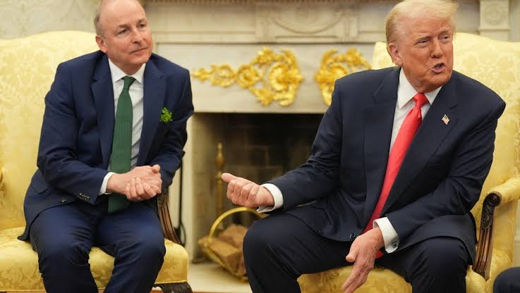 Donald Trump afirma que no considera salirse del T-MEC Anteriormente, Donald Trump afirmaba que pueden vivir sin el T-MEC y sin México, ahora, afirma que hay gran relación.