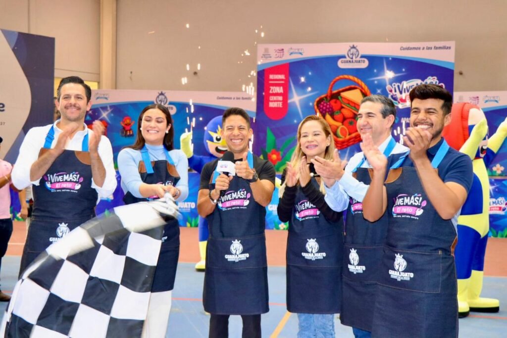 En Apaseo el Grande promueven hábitos alimenticios con el reto “Vive Más” Juan Carlos Montesinos, Fátima Hernández y Chelis Oliveros reiteraron su compromiso con el buen comer en Guanajuato.
