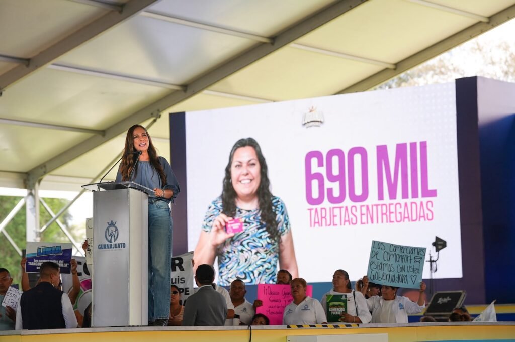 Libia Dennise logra en 2 años lo imposible con el Gobierno de la Gente Libia Dennise destacó el trabajo que se ha realizado en el Gobierno de la Gente en diferentes sectores.