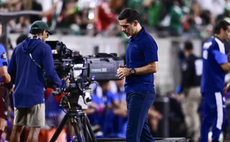 ¡Para el olvido! México pierde ante Chile El equipo de la Selección Nacional no mete ni las manos y pierde ahora ante Chile dejando en claro la gran crisis por la que pasa