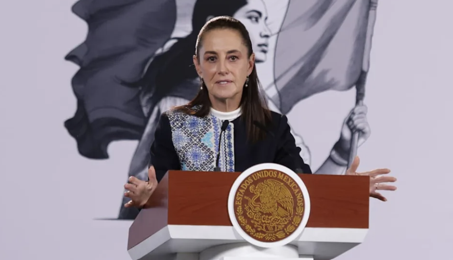 Ante crisis en el IMSS, Claudia Sheinbaum afirma Zoé Robledo hará una revaluación Pese al caos desatado del IMSS en el país, Claudia Sheinbaum tardó en reconocer la problemática y pese a ello, sigue confiando en Zoé Robledo.