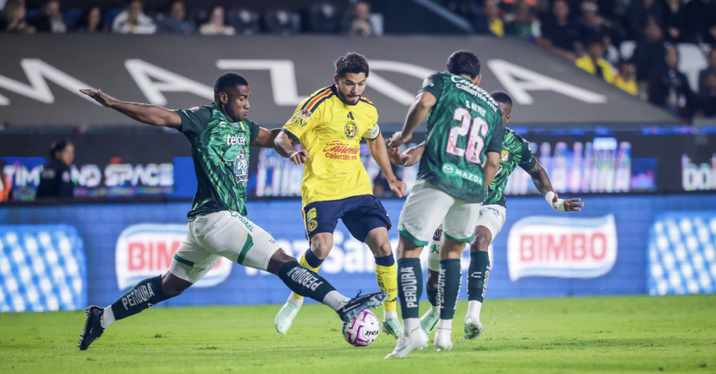Tras derrota, León tendrá un camino complicado El Club León no pudo aprovechar su localia y pese a tener más posesión en el balón, no pudo detener la ofensiva del América.