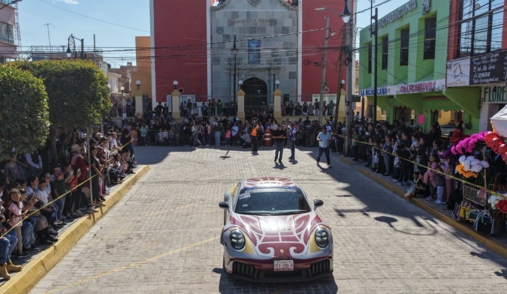 Realizan con éxito Carrera Panamericana 2026 en Ocampo El centro de Ocampo vibró con los motores de los autos que fueron recibidos por miles de personas en esta Carrera Panamericana 2026.