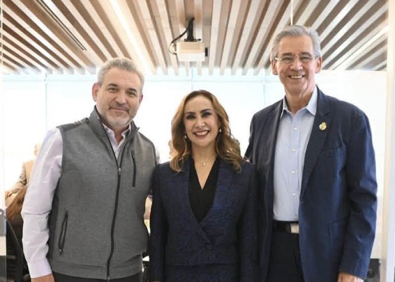 SECTURI y Guanajuato Puerto Interior impulsan el turismo empresarial Lupita Robles León se reunió con empresarios y directivos de Puerto Interior con la finalidad de impulsar el turismo empresarial.
