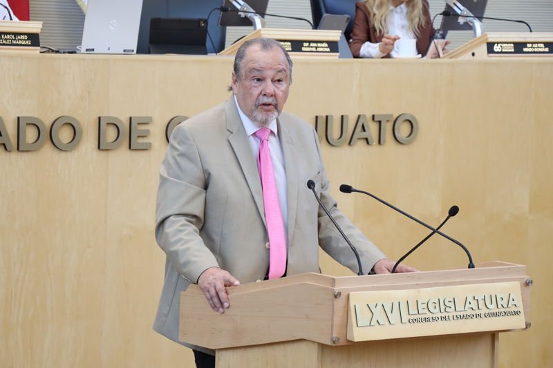 Analizan poner plazos para resolver quejas en la Procuraduría de Derechos Humanos El diputado David Martínez Mendizábal presentó una iniciativa de reforma a la Ley para la Protección de los Derechos Humanos del Estado de Guanajuato.