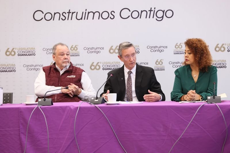 Buscan fortalecer atención médica a víctimas de desaparición en Guanajuato La Comisión de Salud Pública muestra su interés en seguir apoyando a las o los afectados por la desaparición de un familiar en Guanajuato