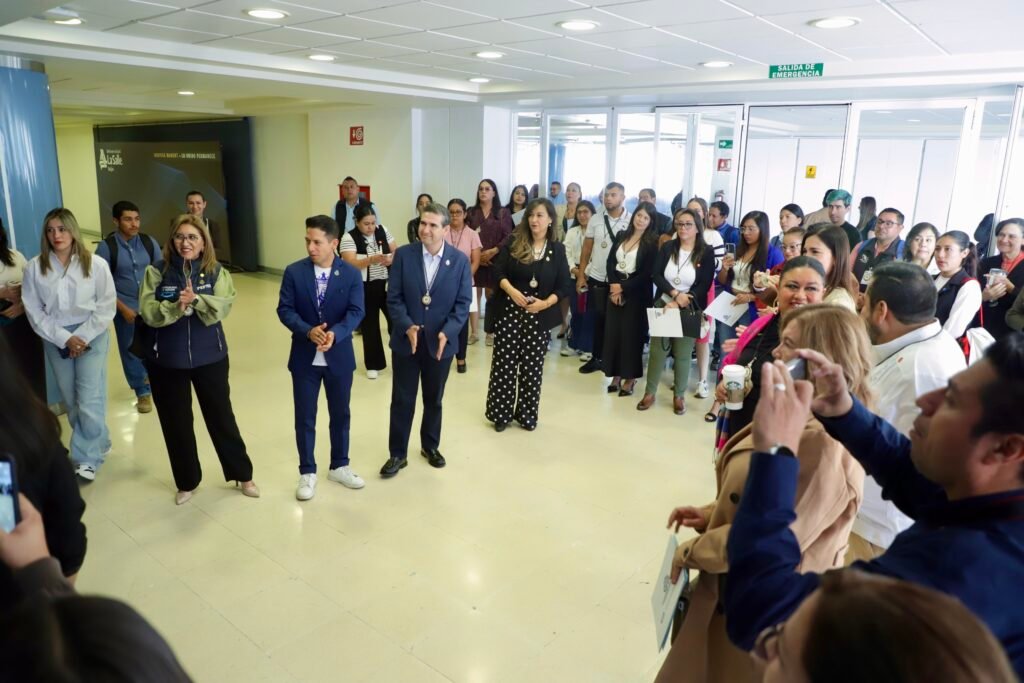 Juan Carlos Montesinos y Alfonso Borja reiteraron la importancia de acercar herramientas educativas y de acompañamiento a las familias de Guanajuato.