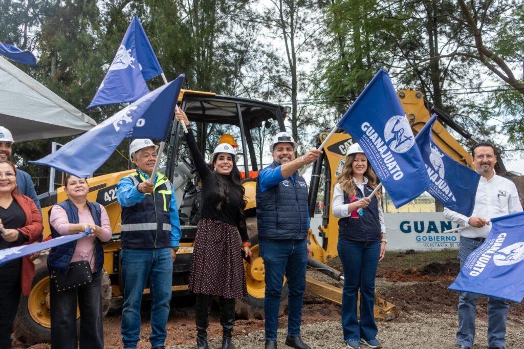 Autoridades del Gobierno de la Gente dieron el banderazo a este arranque de obrasque beneficiará a cerca de 44 mil habitantes.