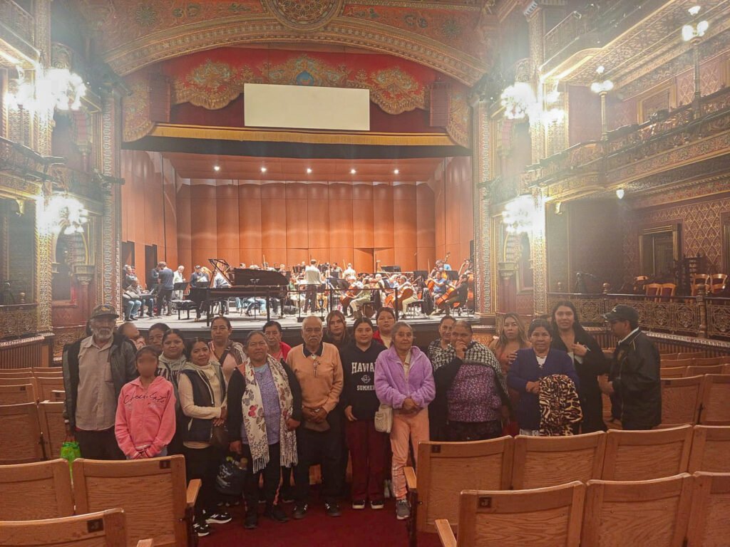 DIF Estatal acerca a familias beneficiarias de Red Móvil al Cervantino Familias beneficiarias de Red Móvil descubren nuevas culturas a través de la música, la danza, el teatro y la riqueza histórica de Guanajuato capital.