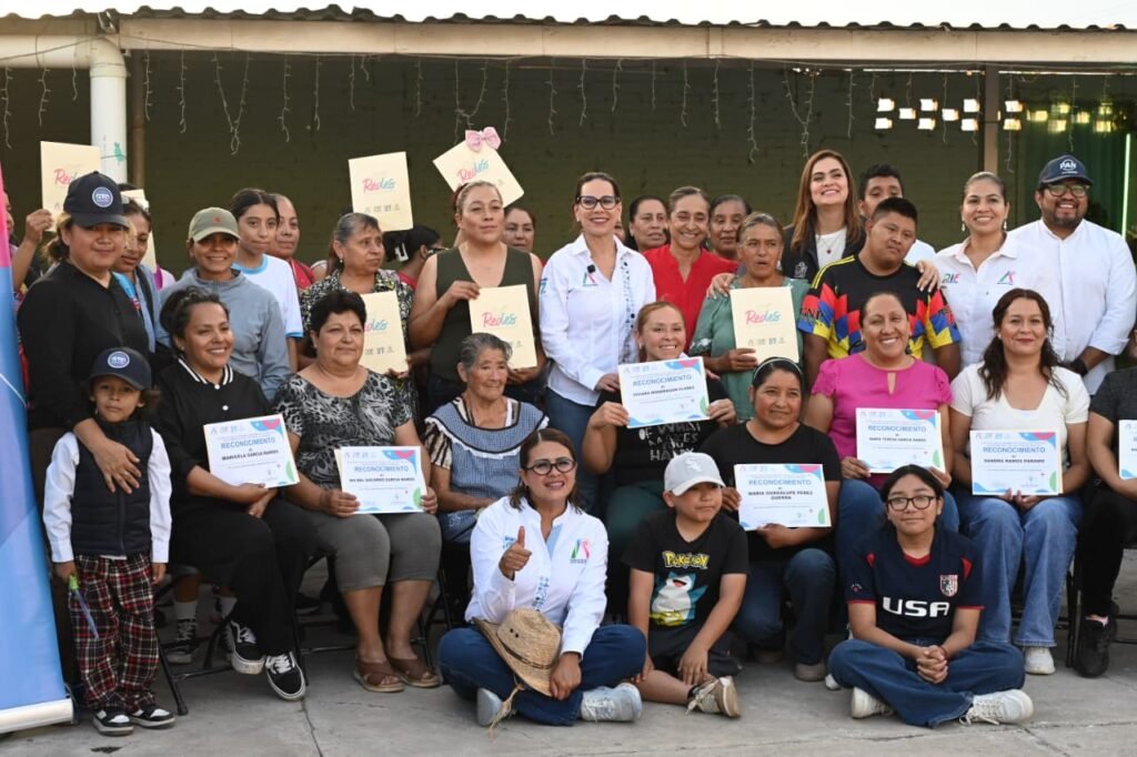 Lorena Alfaro y Valeria Alfaro reiteraron su compromiso con las familias en La Candelaria y El Zapote, en Irapuato.