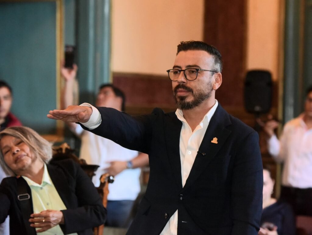 Tras este nombramiento, Gerardo Barroso asume la titularidad de la Secretaría del Ayuntamiento.