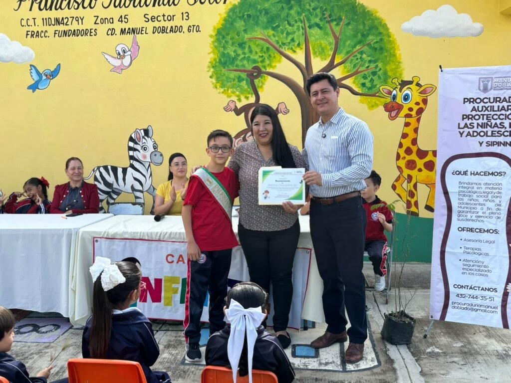 Impulsan en Manuel Doblado el programa ‘Sembrando Futuro’ Adolfo Alfaro contó con la compañía con integrantes del Ayuntamiento, así como titulares de instituciones que promueven los derechos de las niñas y niños.