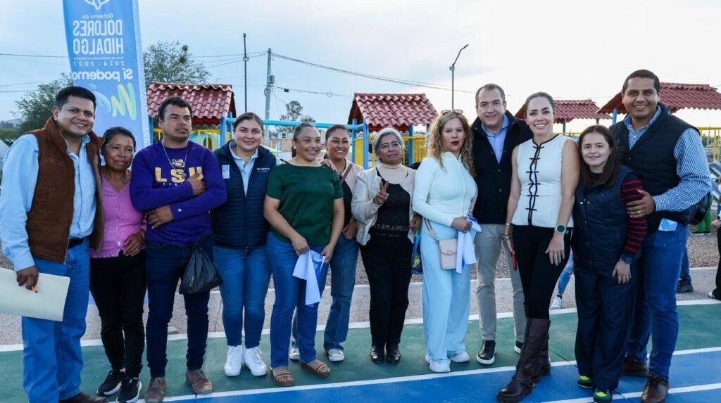 Entregan parque público en la colonia San José de Dolores Hidalgo Durante la inauguración, Adrián Hernández Alejandri y Michel Reyes Lucio reiteraron la importancia de brindar espacios para las familias.